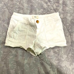BKE size 25 white shorts.